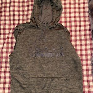 Under Armer Quarter Zip Hoodie